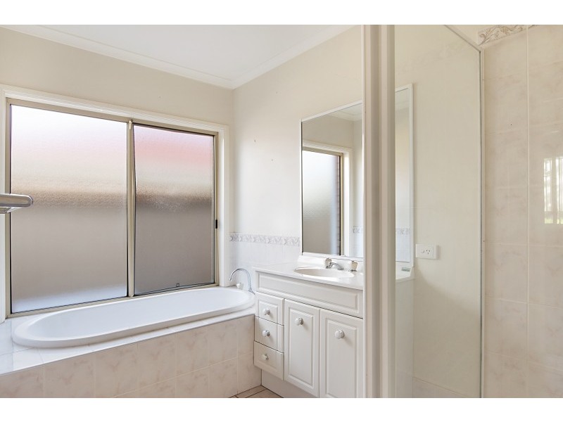 4 Henricks Road, Killarney Vale NSW 2261