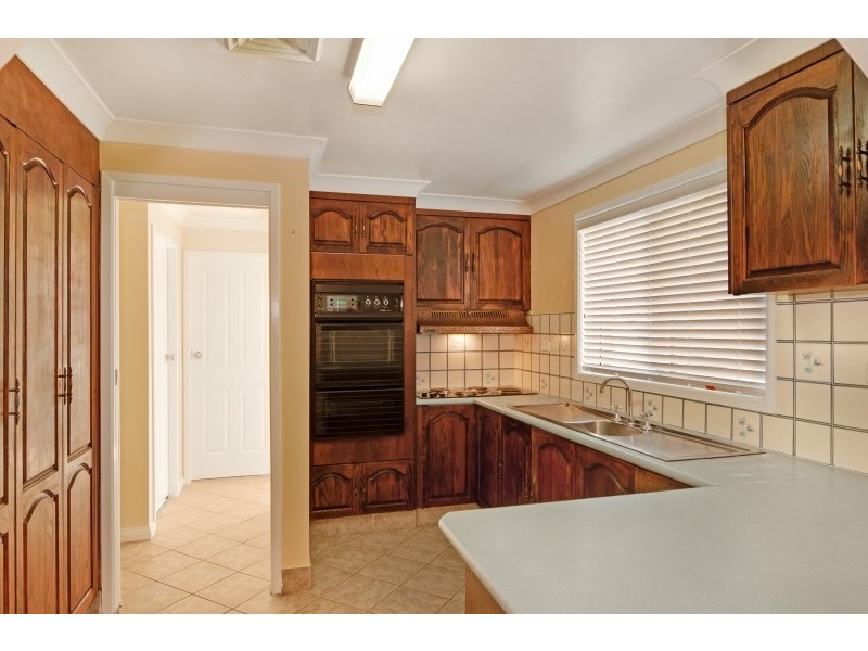 17 Platypus Road, Berkeley Vale NSW 2261