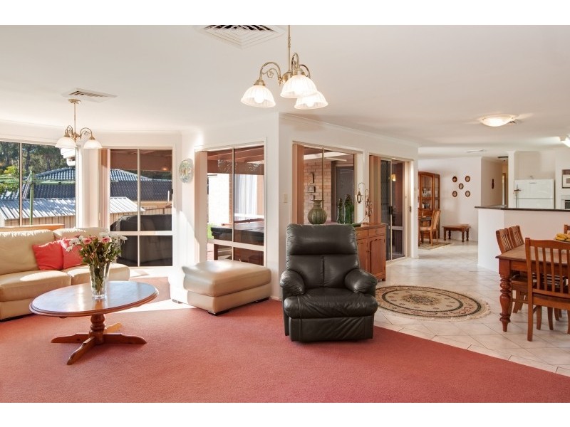 53 Bomaderry Crescent, Glenning Valley NSW 2261