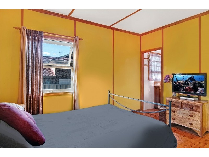 8 Cornish Avenue, Killarney Vale NSW 2261