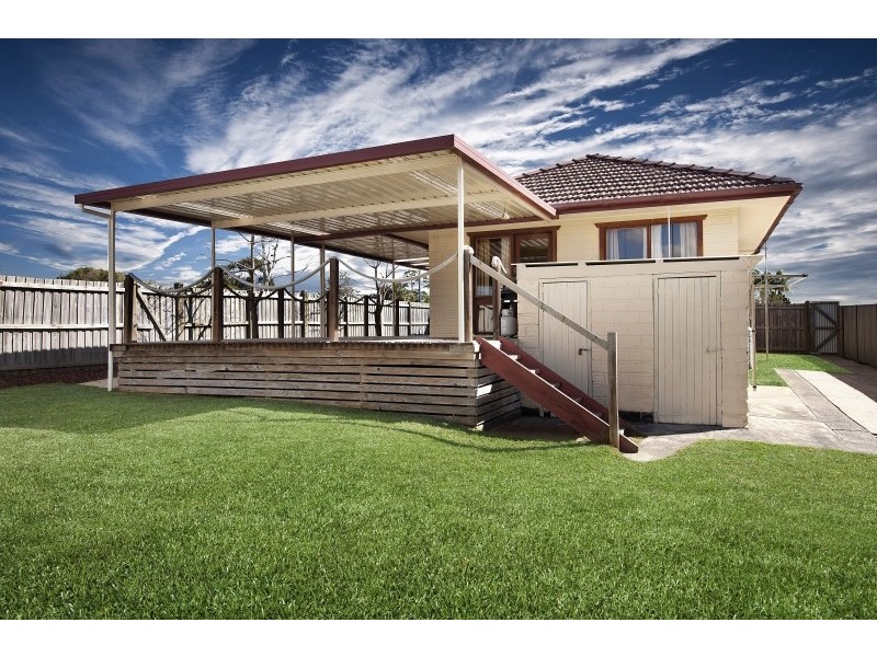 8 Cornish Avenue, Killarney Vale NSW 2261