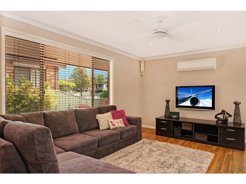 14 St James Avenue, Berkeley Vale NSW 2261