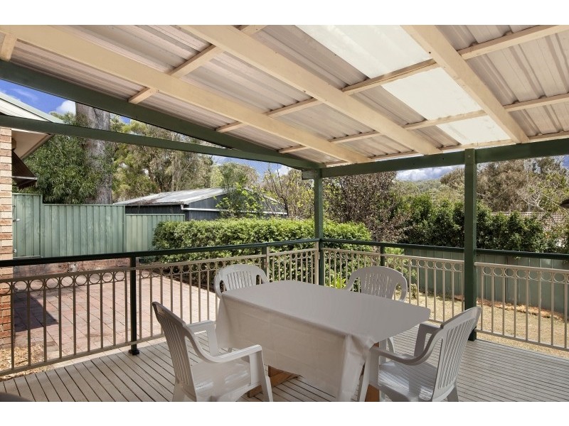 4 Eric Place, Berkeley Vale NSW 2261