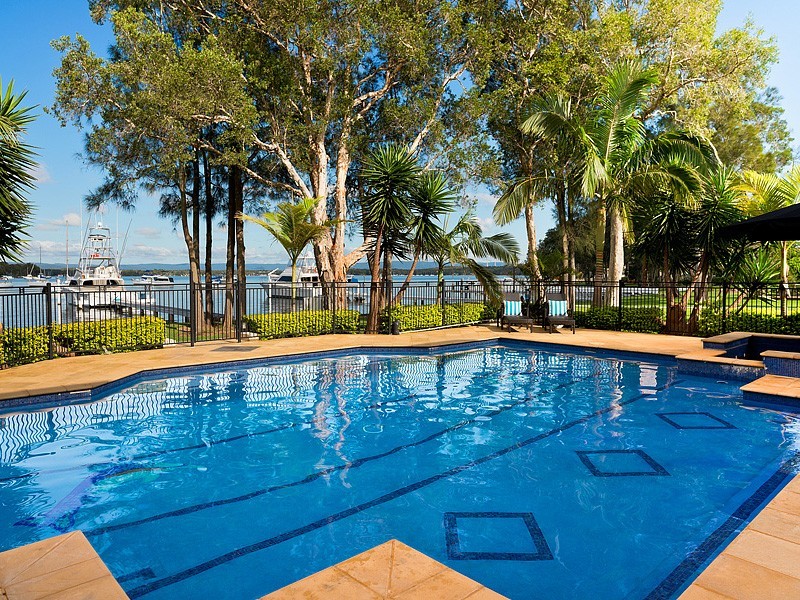 16-18 Gordon Avenue, Summerland Point NSW 2259