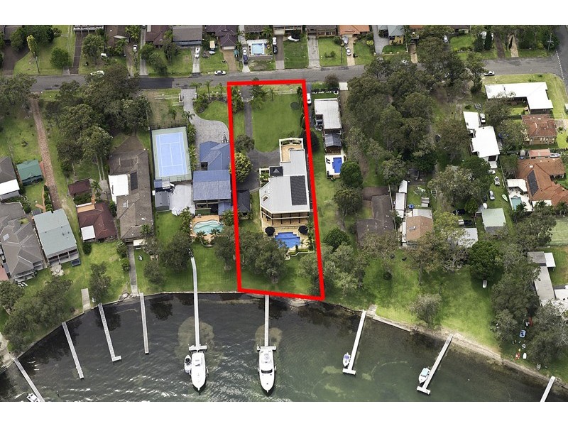 16-18 Gordon Avenue, Summerland Point NSW 2259