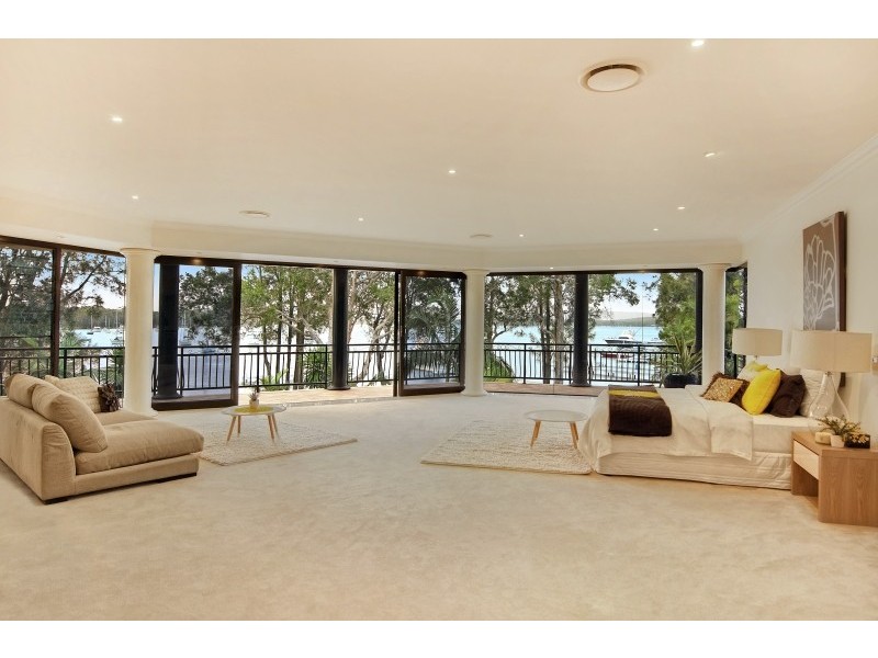 16-18 Gordon Avenue, Summerland Point NSW 2259