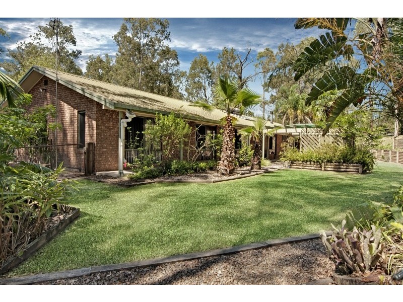 11 Treelands Drive, Jilliby NSW 2259
