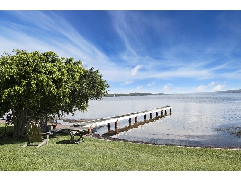 4 Government Road, Nords Wharf NSW 2281