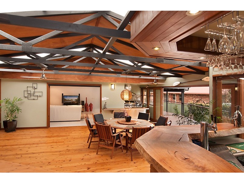 15 Stornaway Crescent, Berkeley Vale NSW 2261