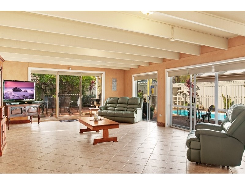 67 Kerry Crescent, Berkeley Vale NSW 2261