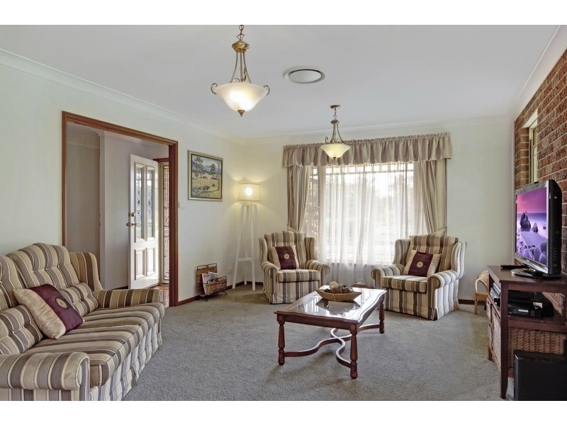 6 The Downs, Jilliby NSW 2259