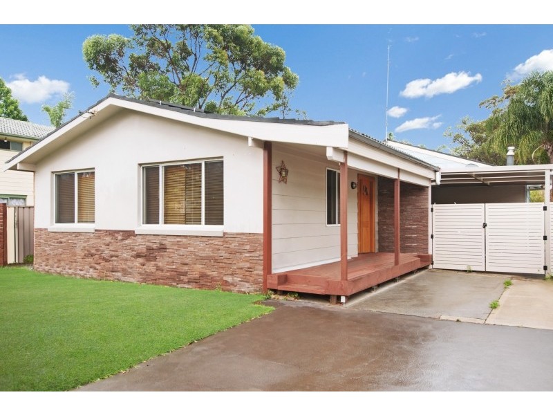2 Waroon Avenue, Berkeley Vale NSW 2261