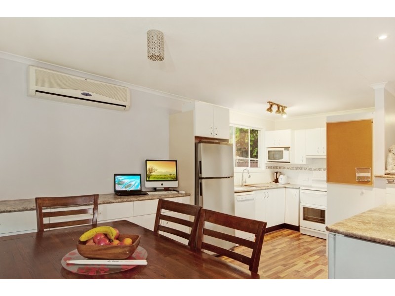 2 Waroon Avenue, Berkeley Vale NSW 2261