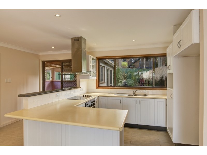 43 Shannon Parade, Berkeley Vale NSW 2261