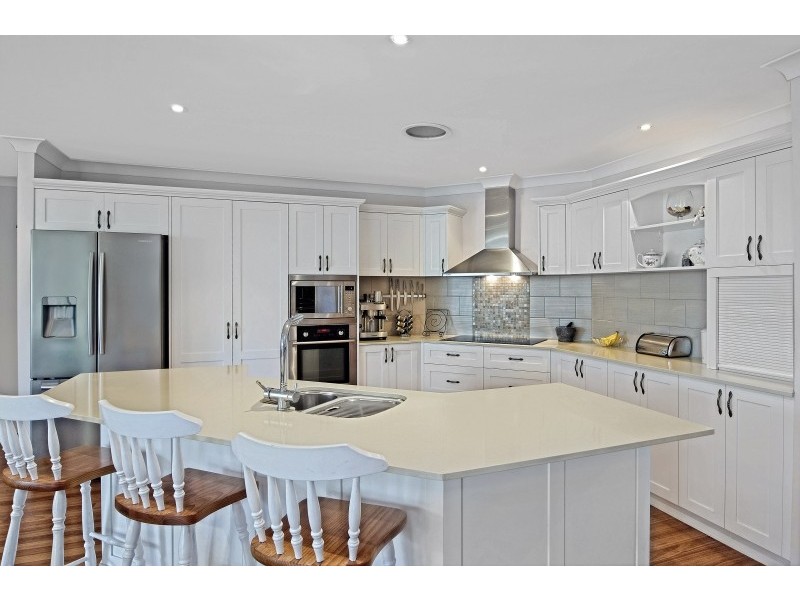 2 Marion Place, Jilliby NSW 2259