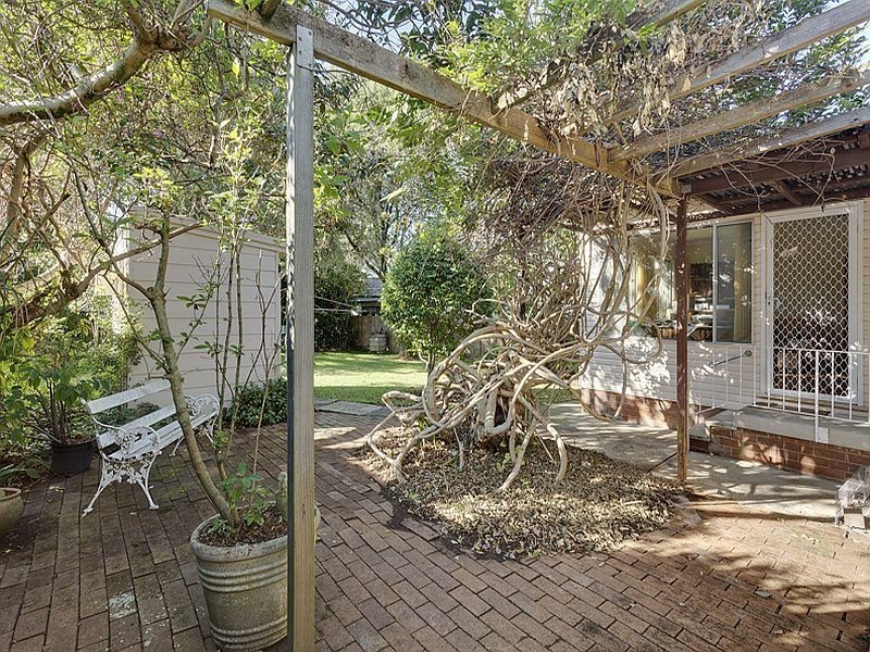 76 Prince Charles Rd, Frenchs Forest NSW 2086