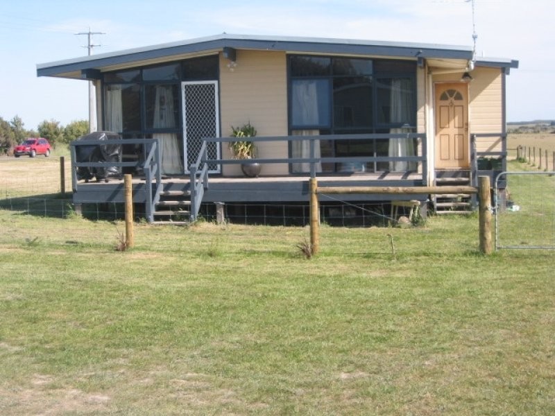 16 Mary Street, Dalyston VIC 3992