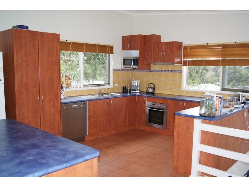 1 MOONAH ST, Cape Paterson VIC 3995