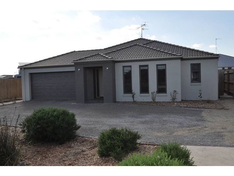 33 BLUE WATER CIRCLE, Cape Paterson VIC 3995