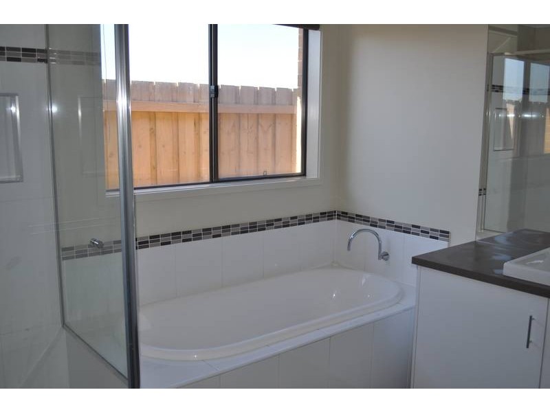 33 BLUE WATER CIRCLE, Cape Paterson VIC 3995