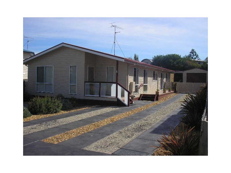 8 NEPTUNE ST, Cape Paterson VIC 3995