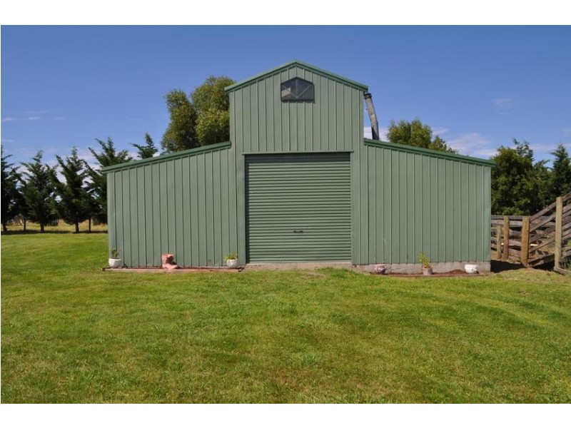 Wattle Bank VIC 3995