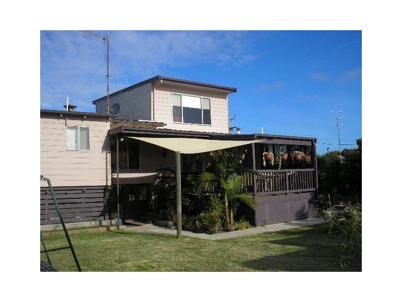 82 SURFBEACH RD, Cape Paterson VIC 3995