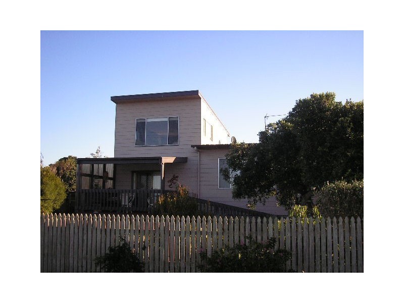 82 SURFBEACH RD, Cape Paterson VIC 3995