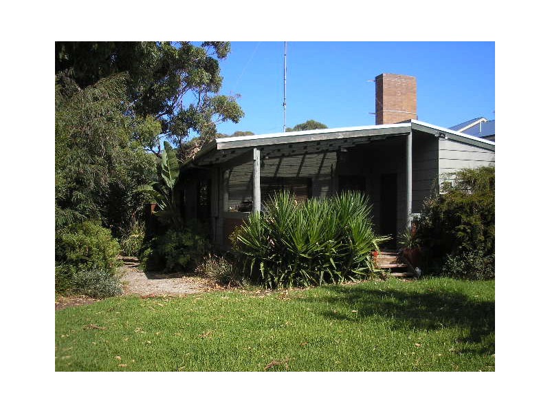 18 surfbeach rd, Cape Paterson VIC 3995