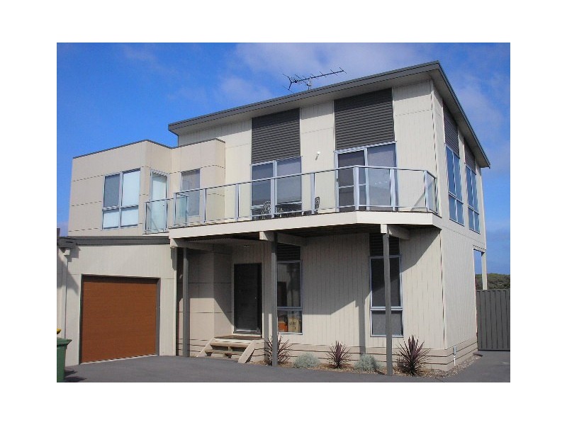 2/5 MARINE ST, Cape Paterson VIC 3995