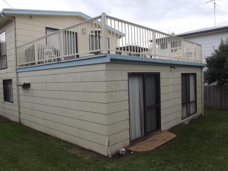 33 NARDOO ST, Cape Paterson VIC 3995