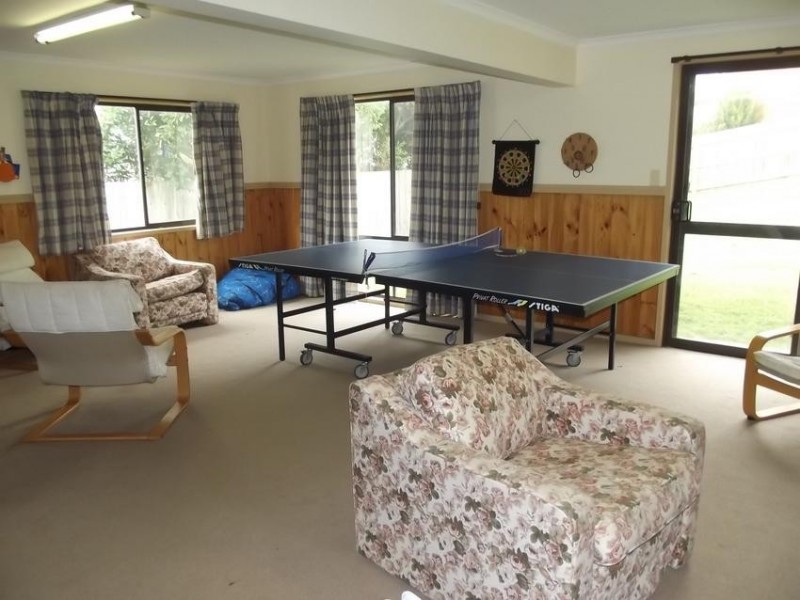 33 NARDOO ST, Cape Paterson VIC 3995