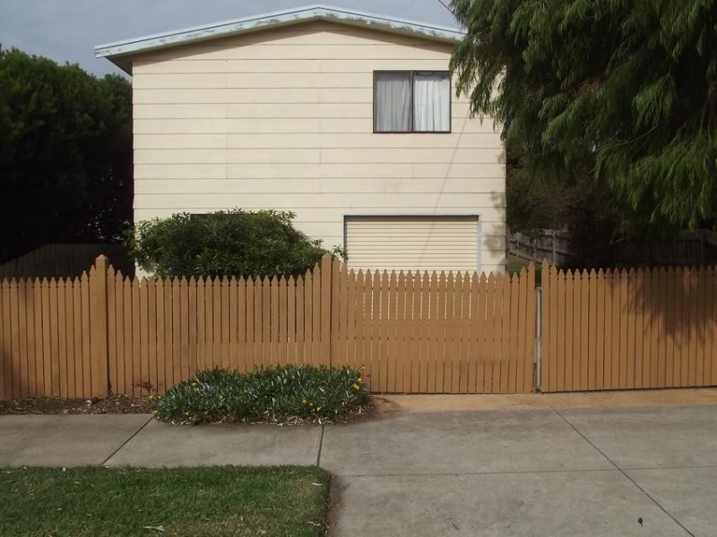 33 NARDOO ST, Cape Paterson VIC 3995