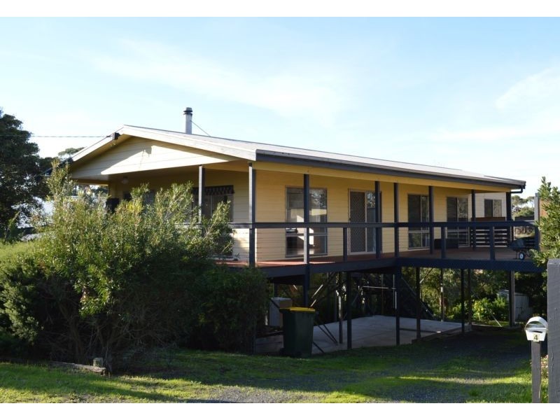 4 TAROOH ST, Cape Paterson VIC 3995