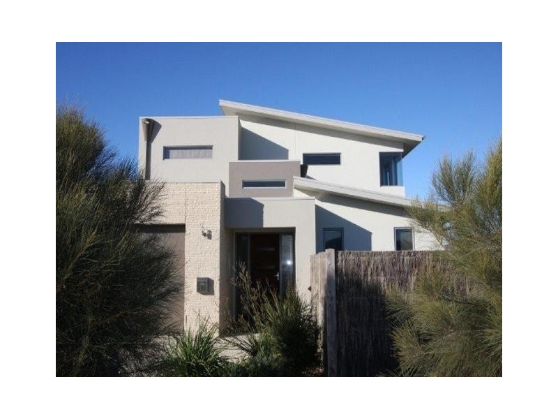 1 BLUE WATER CIRCLE, Cape Paterson VIC 3995