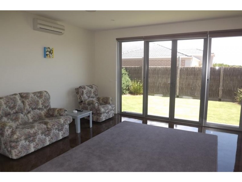 1 BLUE WATER CIRCLE, Cape Paterson VIC 3995