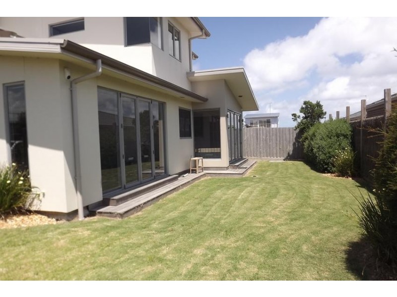 1 BLUE WATER CIRCLE, Cape Paterson VIC 3995
