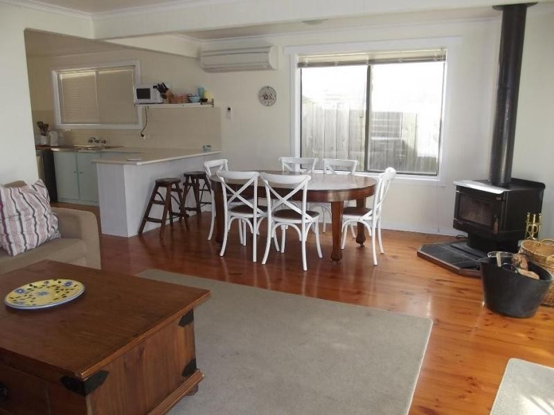10 FOAM STREET, Cape Paterson VIC 3995