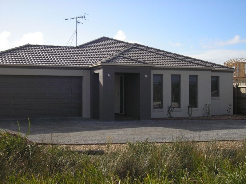 33 BLUE WATER CIRCLE, Cape Paterson VIC 3995