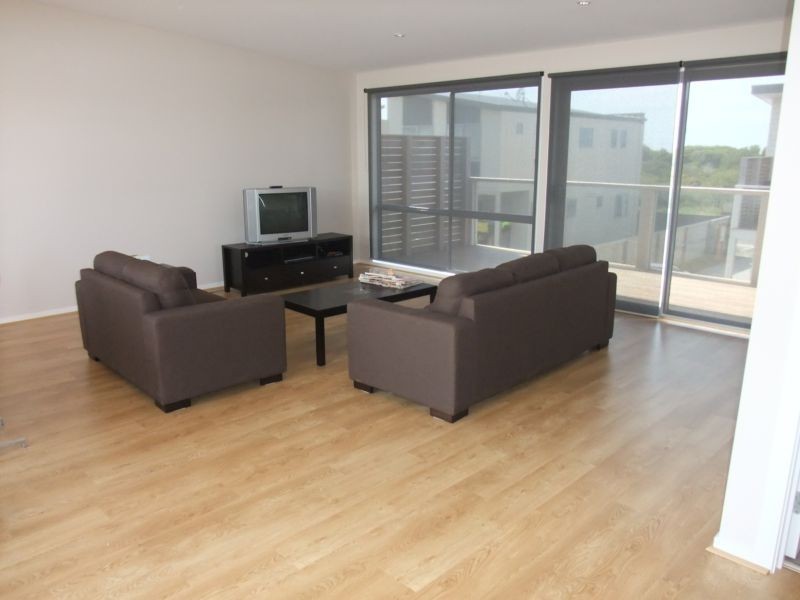 2/39 BLUE WATER CIRCLE, Cape Paterson VIC 3995