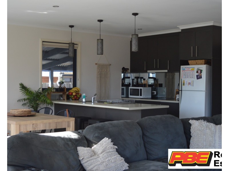 11 CAMBRIDGE WAY, Wonthaggi VIC 3995