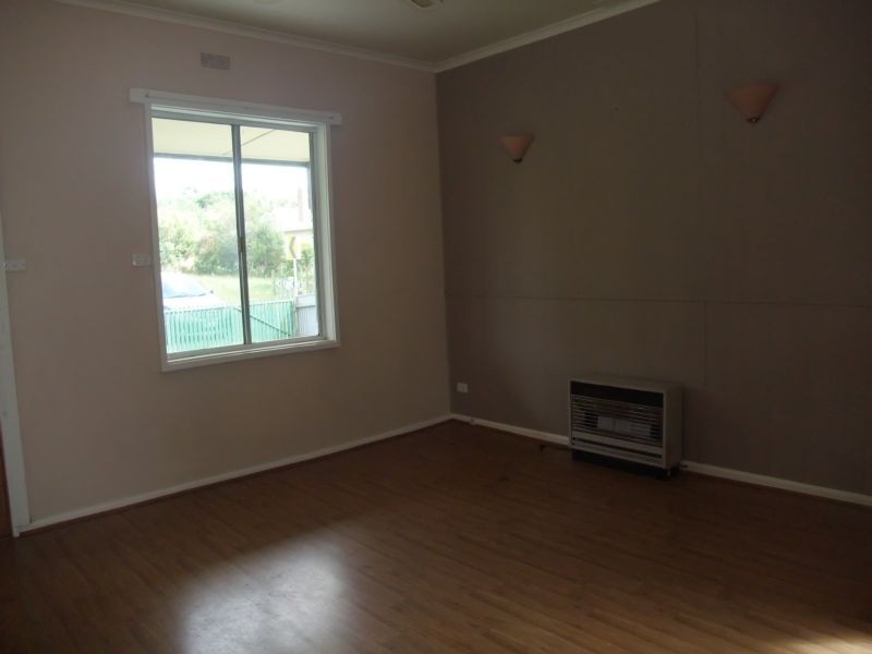 33 REED CRES, Wonthaggi VIC 3995