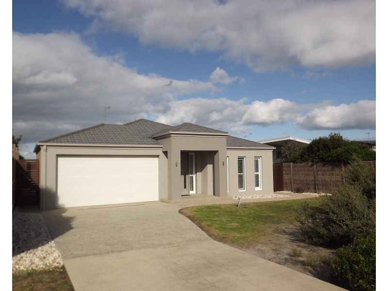 3 Blue Water Circle, Cape Paterson VIC 3995