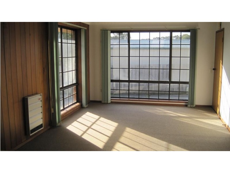 3/8 MCLEOD ST, Wonthaggi VIC 3995