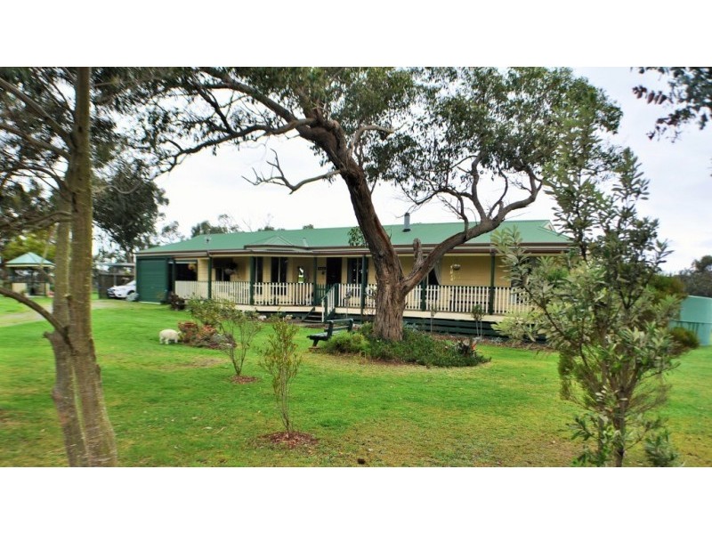 16 Forster Court, Wattle Bank VIC 3995