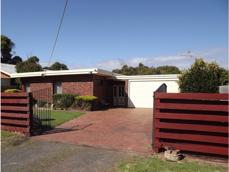 16 CASSIA STREET, Cape Paterson VIC 3995