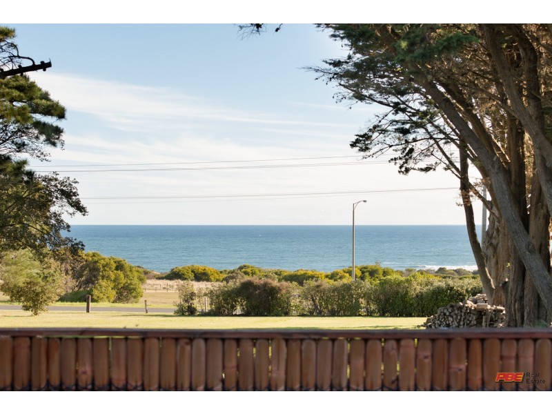 2 Seaview Crescent, Kilcunda VIC 3995