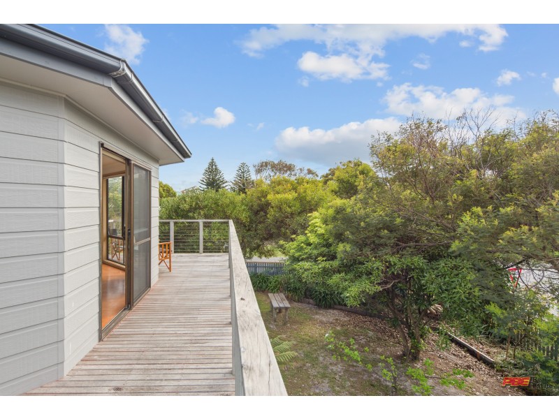 2 NEPTUNE STREET, Cape Paterson VIC 3995