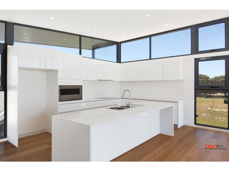 23 VIMINARIA ROAD, Harmers Haven VIC 3995