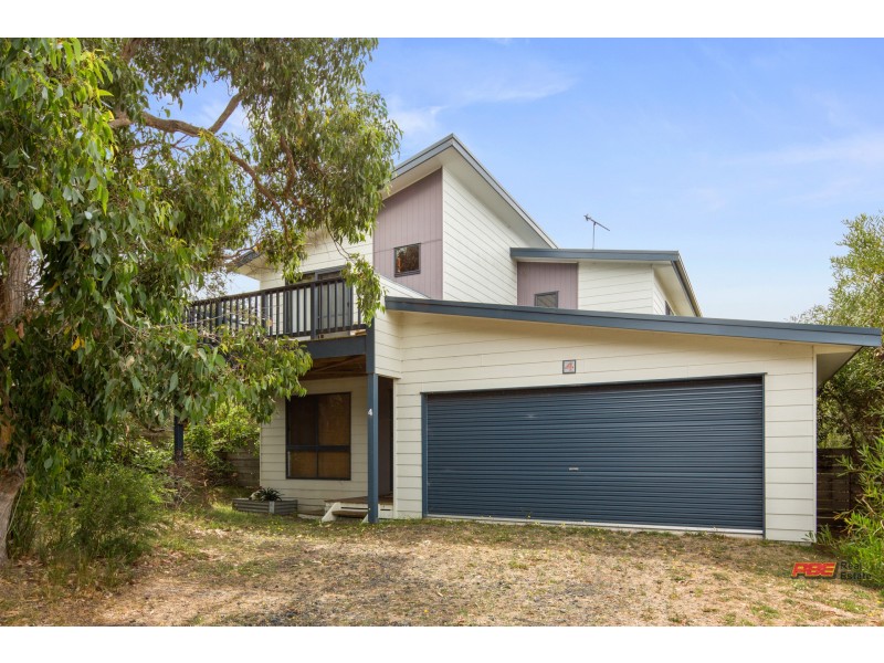 4 CORAL STREET, Cape Paterson VIC 3995